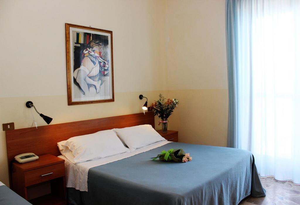 Nuovo Hotel Faro Capo dʼOrlando Eksteriør billede