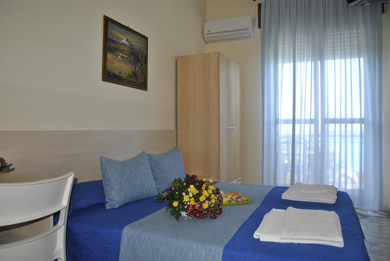 Nuovo Hotel Faro Capo dʼOrlando Eksteriør billede