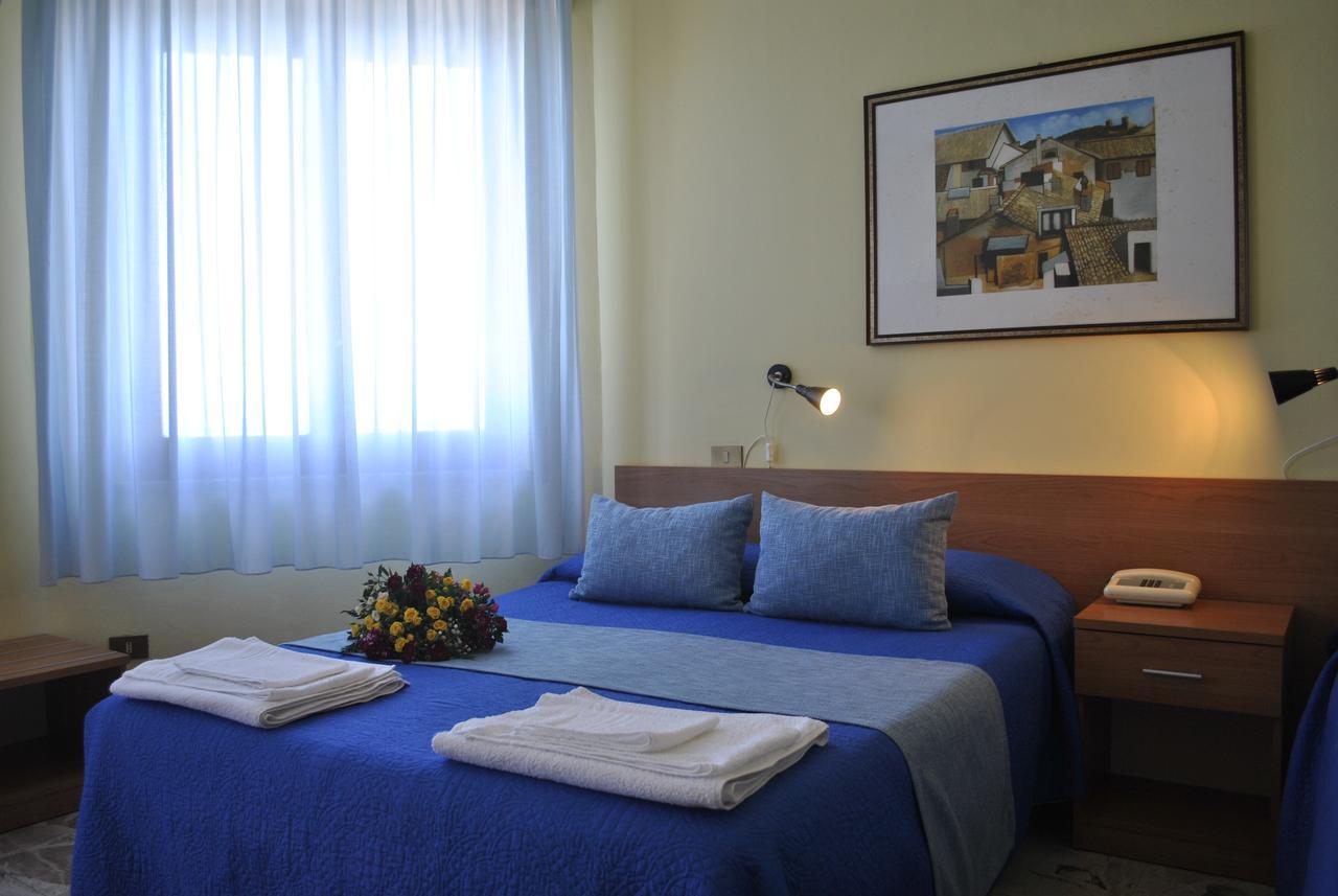 Nuovo Hotel Faro Capo dʼOrlando Eksteriør billede